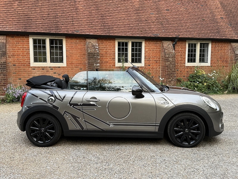MINI Convertible 2.0 Cooper S Convertible 2dr Petrol Manual Euro 6 (s/s) (192 ps) - U10003381
