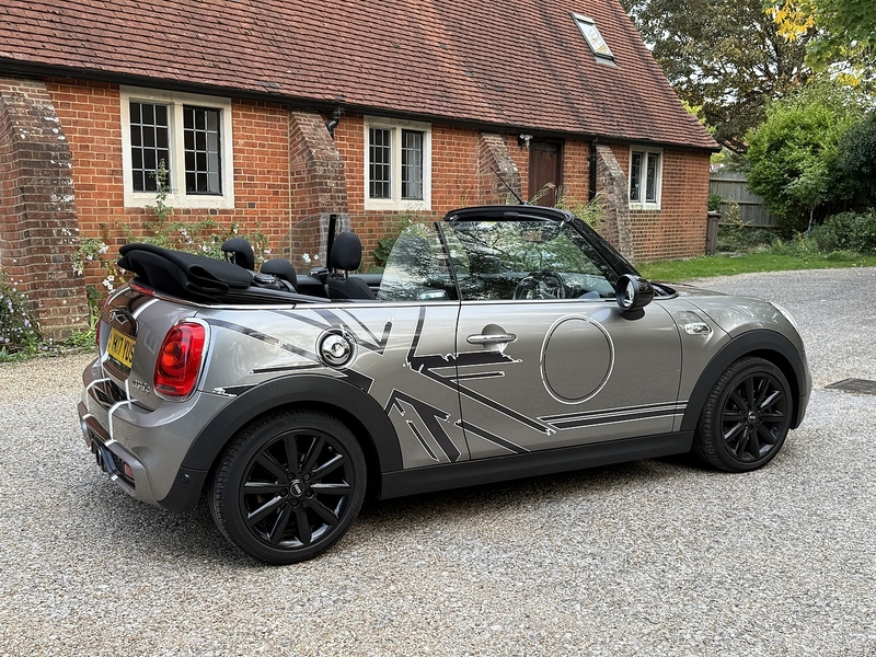 MINI Convertible 2.0 Cooper S Convertible 2dr Petrol Manual Euro 6 (s/s) (192 ps) - U10003381