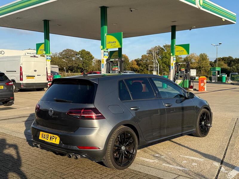 Volkswagen Golf 2.0 TSI R Hatchback 5dr Petrol Manual 4Motion Euro 6 (s/s) (310 ps) - U10003382