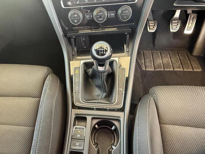 Volkswagen Golf 2.0 TSI R Hatchback 5dr Petrol Manual 4Motion Euro 6 (s/s) (310 ps) - U10003382