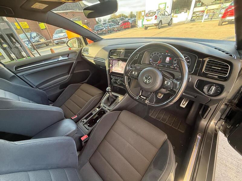Volkswagen Golf 2.0 TSI R Hatchback 5dr Petrol Manual 4Motion Euro 6 (s/s) (310 ps) - U10003382