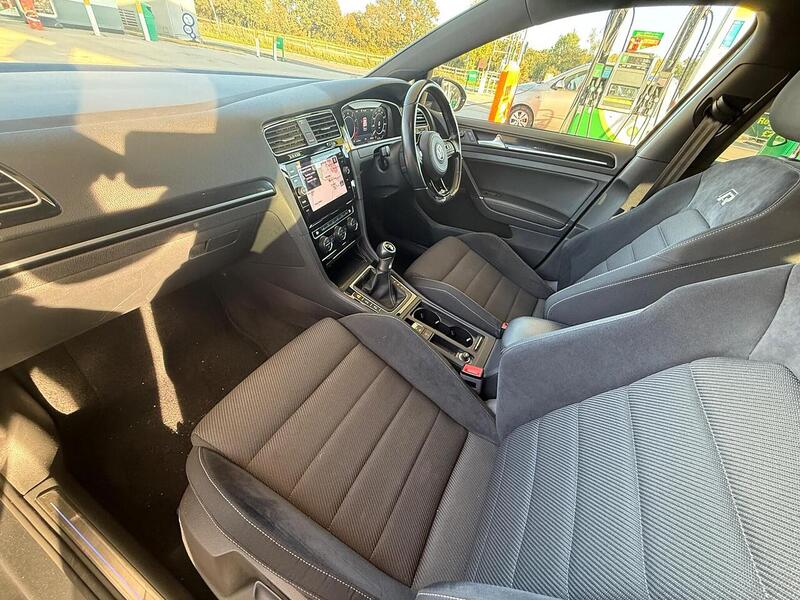 Volkswagen Golf 2.0 TSI R Hatchback 5dr Petrol Manual 4Motion Euro 6 (s/s) (310 ps) - U10003382