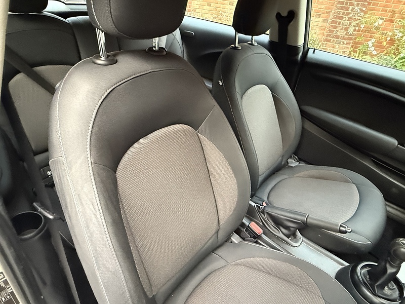 MINI Hatch 1.5 Cooper Hatchback 3dr Petrol Manual Euro 6 (s/s) (136 ps) - U10003384