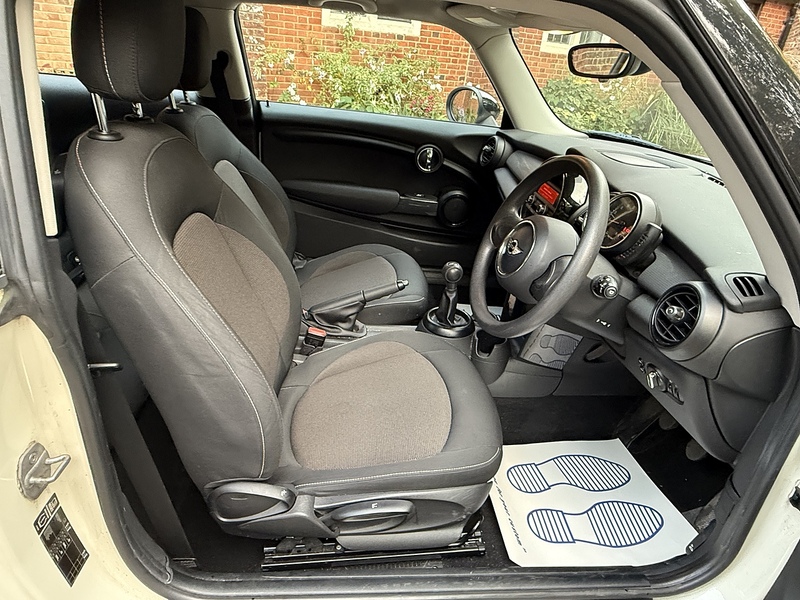 MINI Hatch 1.5 Cooper Hatchback 3dr Petrol Manual Euro 6 (s/s) (136 ps) - U10003384