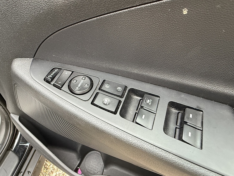 Hyundai TUCSON 1.7 CRDi Blue Drive SE Nav SUV 5dr Diesel Manual Euro 6 (s/s) (116 ps) - U10003387