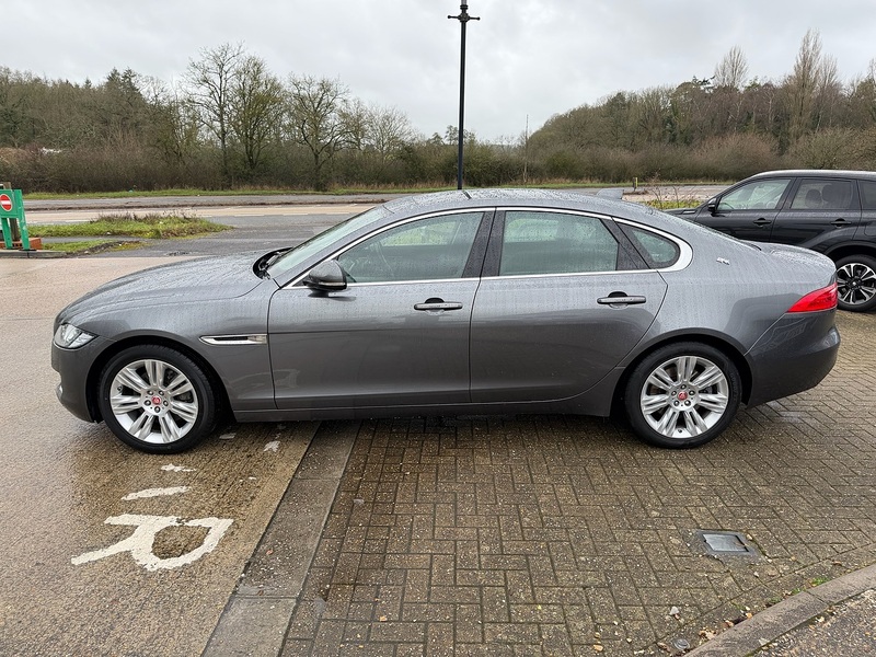 Jaguar XF 2.0d Portfolio Saloon 4dr Diesel Auto AWD Euro 6 (s/s) (240 ps) - U10003390