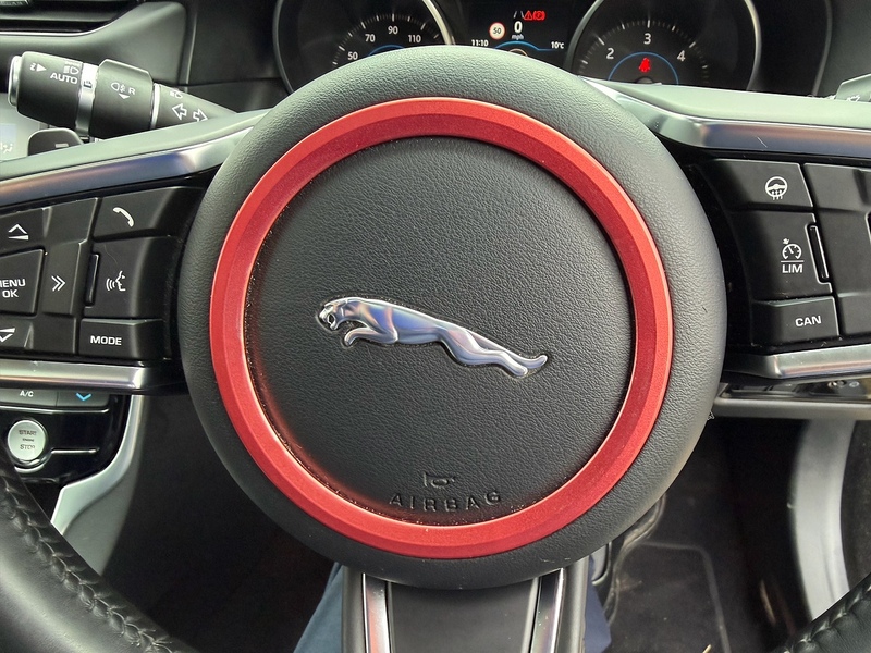 Jaguar XF 2.0d Portfolio Saloon 4dr Diesel Auto AWD Euro 6 (s/s) (240 ps) - U10003390