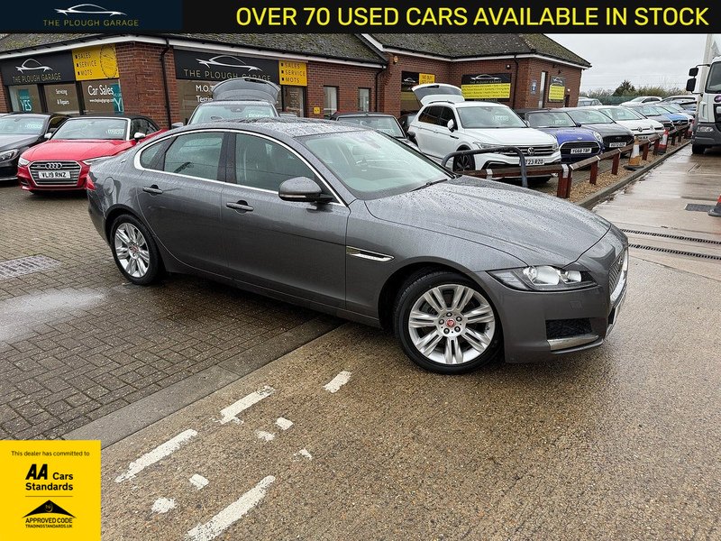 Jaguar XF 2.0d Portfolio Saloon 4dr Diesel Auto AWD Euro 6 (s/s) (240 ps) - U10003390