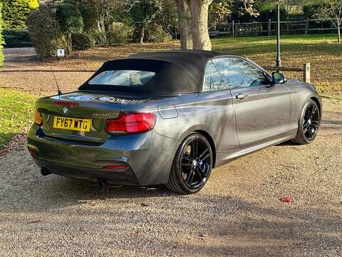 BMW 2 Series 3.0 M240i Convertible 2dr Petrol Auto Euro 6 (s/s) (340 ps) - U10003398