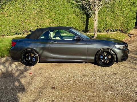 BMW 2 Series 3.0 M240i Convertible 2dr Petrol Auto Euro 6 (s/s) (340 ps) - U10003398