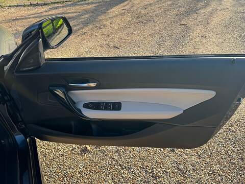 BMW 2 Series 3.0 M240i Convertible 2dr Petrol Auto Euro 6 (s/s) (340 ps) - U10003398