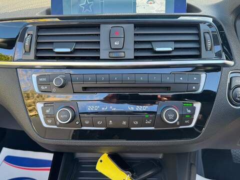 BMW 2 Series 3.0 M240i Convertible 2dr Petrol Auto Euro 6 (s/s) (340 ps) - U10003398