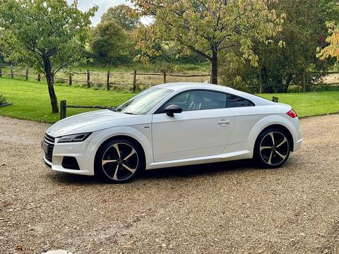 Audi TT 2.0 TFSI Black Edition Coupe 3dr Petrol S Tronic Euro 6 (s/s) (230 ps) - U10003406