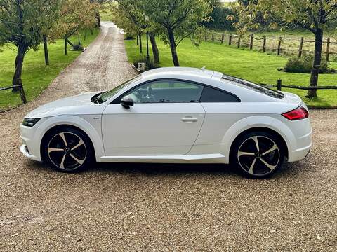 Audi TT 2.0 TFSI Black Edition Coupe 3dr Petrol S Tronic Euro 6 (s/s) (230 ps) - U10003406