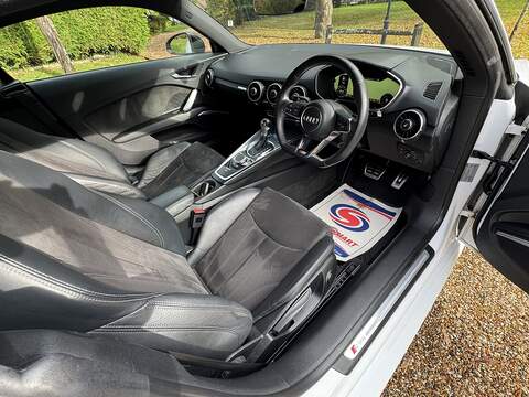 Audi TT 2.0 TFSI Black Edition Coupe 3dr Petrol S Tronic Euro 6 (s/s) (230 ps) - U10003406