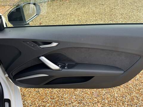 Audi TT 2.0 TFSI Black Edition Coupe 3dr Petrol S Tronic Euro 6 (s/s) (230 ps) - U10003406