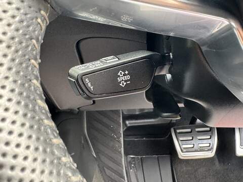 Audi TT 2.0 TFSI Black Edition Coupe 3dr Petrol S Tronic Euro 6 (s/s) (230 ps) - U10003406