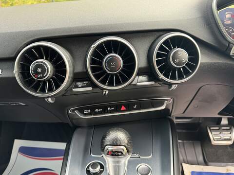 Audi TT 2.0 TFSI Black Edition Coupe 3dr Petrol S Tronic Euro 6 (s/s) (230 ps) - U10003406