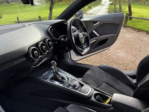 Audi TT 2.0 TFSI Black Edition Coupe 3dr Petrol S Tronic Euro 6 (s/s) (230 ps) - U10003406