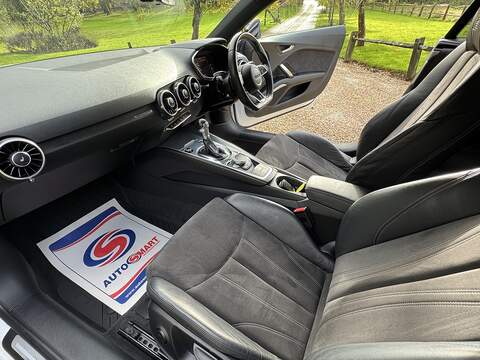 Audi TT 2.0 TFSI Black Edition Coupe 3dr Petrol S Tronic Euro 6 (s/s) (230 ps) - U10003406