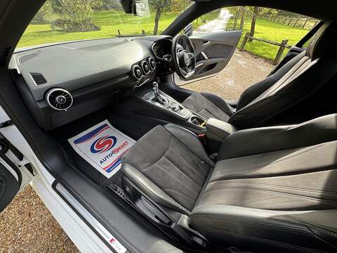 Audi TT 2.0 TFSI Black Edition Coupe 3dr Petrol S Tronic Euro 6 (s/s) (230 ps) - U10003406