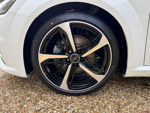 Audi TT 2.0 TFSI Black Edition Coupe 3dr Petrol S Tronic Euro 6 (s/s) (230 ps) - U10003406