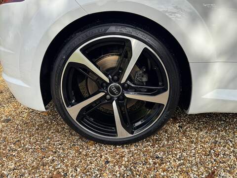 Audi TT 2.0 TFSI Black Edition Coupe 3dr Petrol S Tronic Euro 6 (s/s) (230 ps) - U10003406