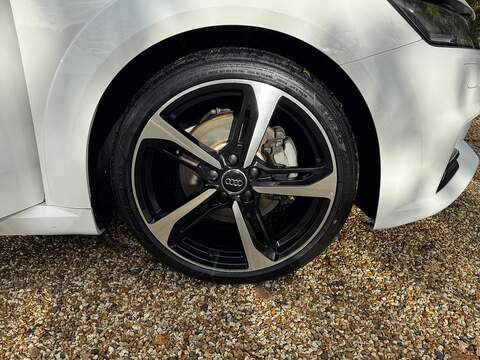 Audi TT 2.0 TFSI Black Edition Coupe 3dr Petrol S Tronic Euro 6 (s/s) (230 ps) - U10003406