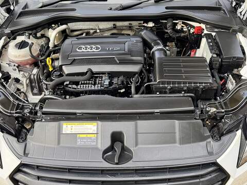 Audi TT 2.0 TFSI Black Edition Coupe 3dr Petrol S Tronic Euro 6 (s/s) (230 ps) - U10003406