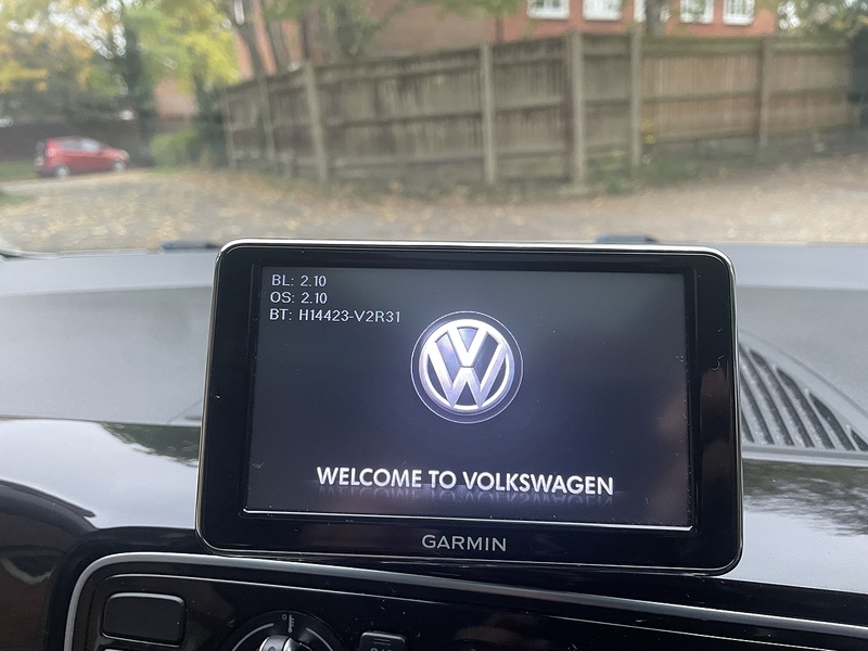 Volkswagen up! 1.0 High up! Hatchback 3dr Petrol ASG Euro 5 (75 ps) - U10003408