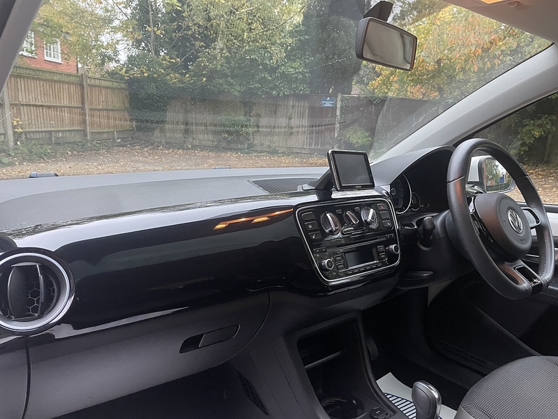 Volkswagen up! 1.0 High up! Hatchback 3dr Petrol ASG Euro 5 (75 ps) - U10003408