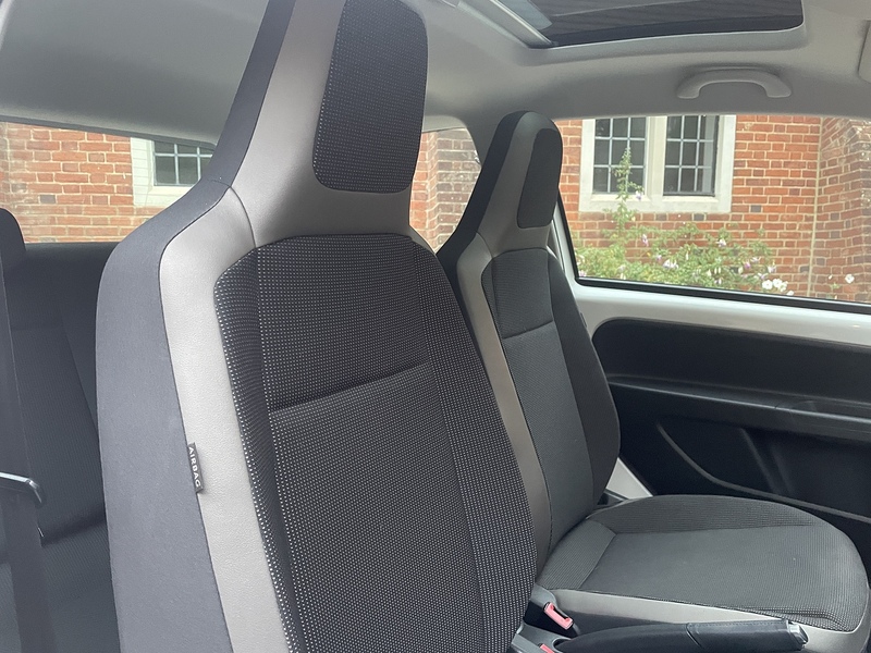 Volkswagen up! 1.0 High up! Hatchback 3dr Petrol ASG Euro 5 (75 ps) - U10003408