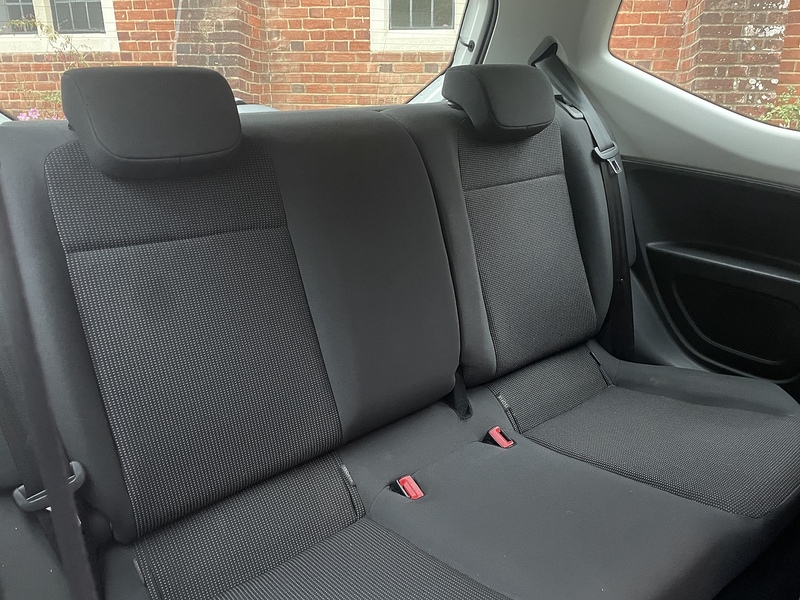 Volkswagen up! 1.0 High up! Hatchback 3dr Petrol ASG Euro 5 (75 ps) - U10003408