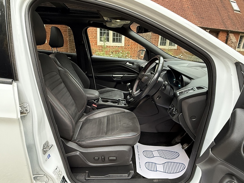 Ford Kuga 1.5 TDCi ST-Line X SUV 5dr Diesel Manual Euro 6 (s/s) (120 ps) - U10003410