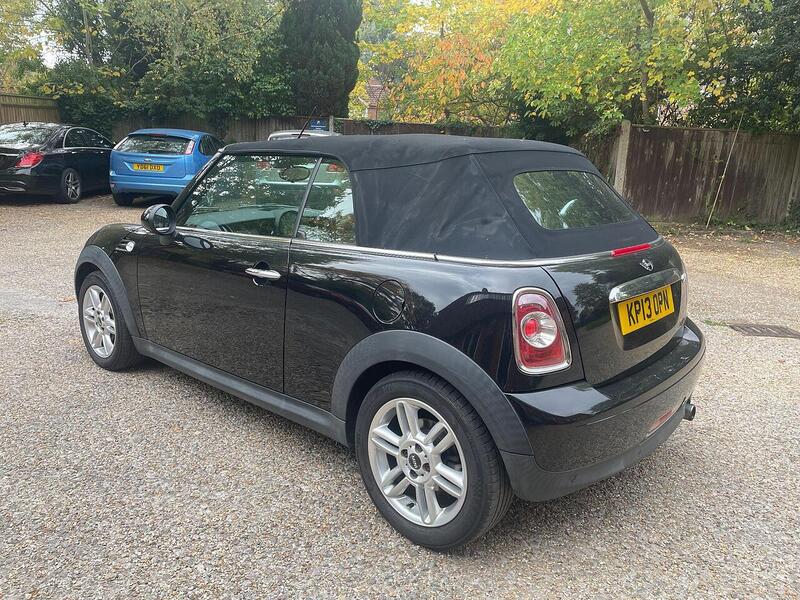 MINI Convertible 1.6 Cooper Convertible 2dr Petrol Manual Euro 6 (s/s) (122 ps) - U10003411