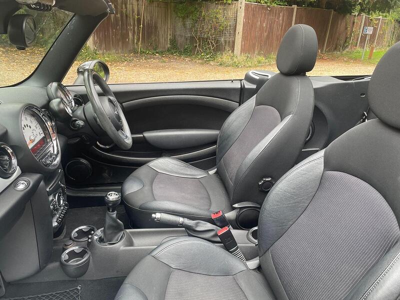 MINI Convertible 1.6 Cooper Convertible 2dr Petrol Manual Euro 6 (s/s) (122 ps) - U10003411