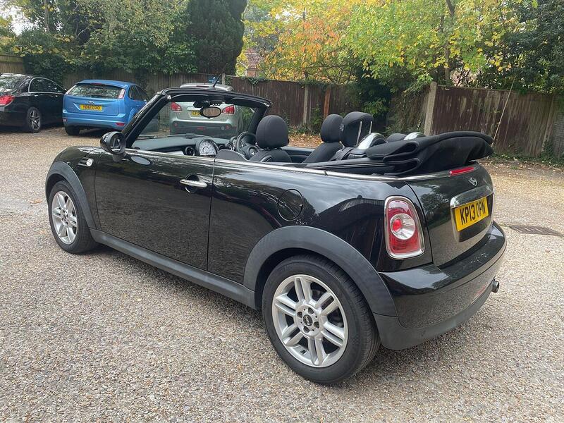 MINI Convertible 1.6 Cooper Convertible 2dr Petrol Manual Euro 6 (s/s) (122 ps) - U10003411