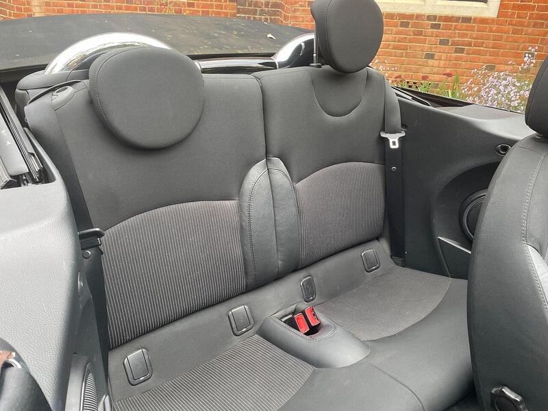 MINI Convertible 1.6 Cooper Convertible 2dr Petrol Manual Euro 6 (s/s) (122 ps) - U10003411