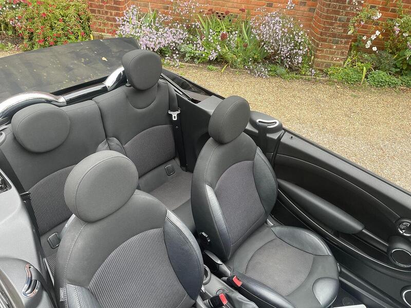 MINI Convertible 1.6 Cooper Convertible 2dr Petrol Manual Euro 6 (s/s) (122 ps) - U10003411