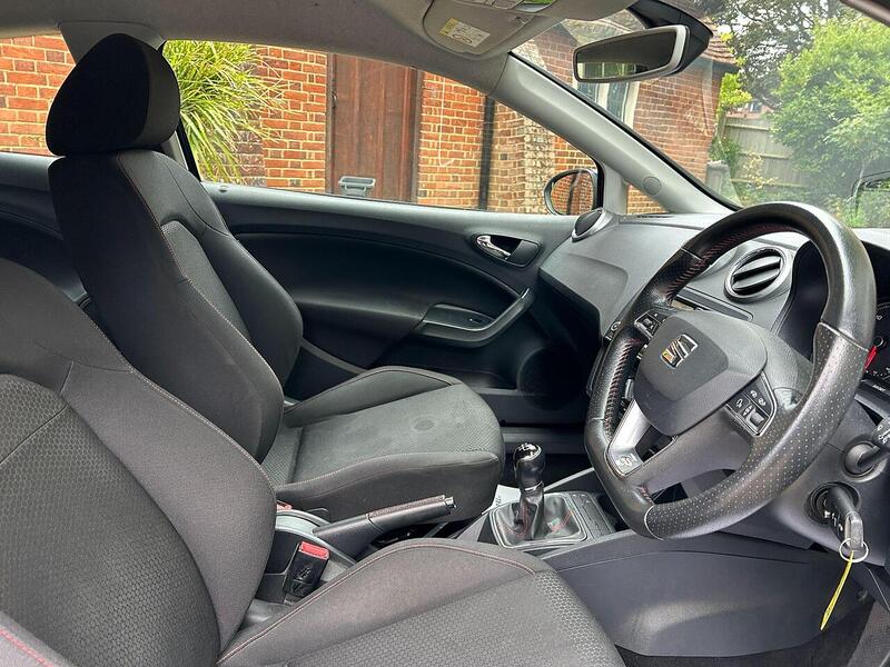 SEAT Ibiza 1.2 TSI FR Sport Coupe 3dr Petrol Manual Euro 6 (90 ps) - U10003412