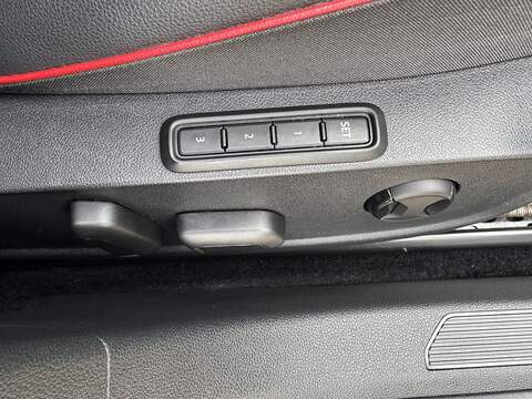 Volkswagen Golf 2.0 TSI GTI Hatchback 5dr Petrol Manual Euro 6 (s/s) (245 ps) - U10003414