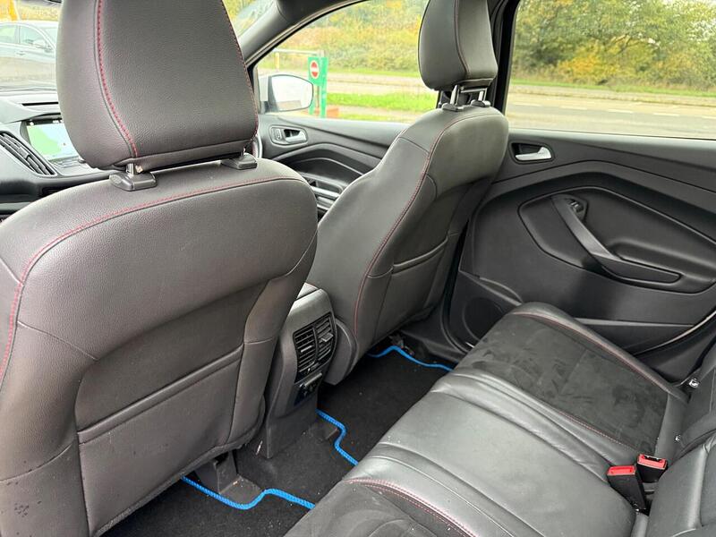 Ford Kuga 2.0 TDCi ST-Line X SUV 5dr Diesel Powershift AWD Euro 6 (s/s) (180 ps) - U10003416