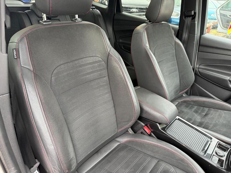 Ford Kuga 2.0 TDCi ST-Line X SUV 5dr Diesel Powershift AWD Euro 6 (s/s) (180 ps) - U10003416