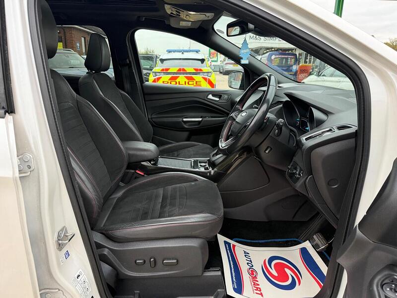 Ford Kuga 2.0 TDCi ST-Line X SUV 5dr Diesel Powershift AWD Euro 6 (s/s) (180 ps) - U10003416