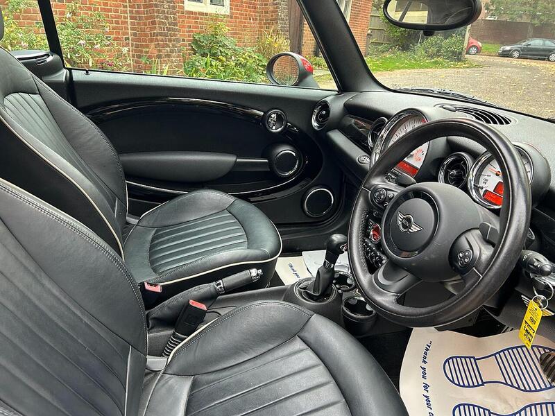 MINI Convertible 1.6 Cooper S Convertible 2dr Petrol Steptronic Euro 5 (184 ps) - U10003425