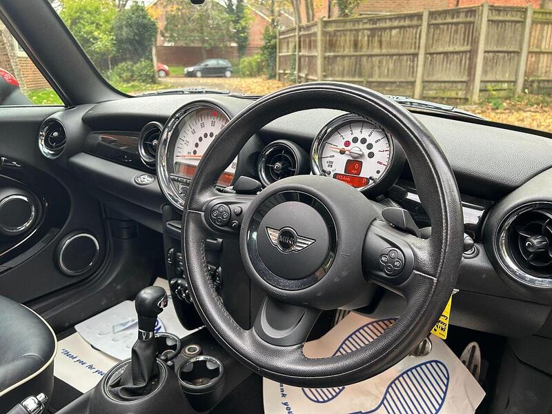 MINI Convertible 1.6 Cooper S Convertible 2dr Petrol Steptronic Euro 5 (184 ps) - U10003425