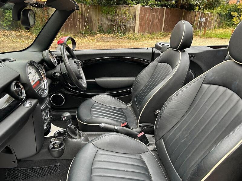 MINI Convertible 1.6 Cooper S Convertible 2dr Petrol Steptronic Euro 5 (184 ps) - U10003425