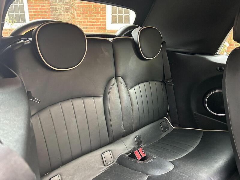 MINI Convertible 1.6 Cooper S Convertible 2dr Petrol Steptronic Euro 5 (184 ps) - U10003425