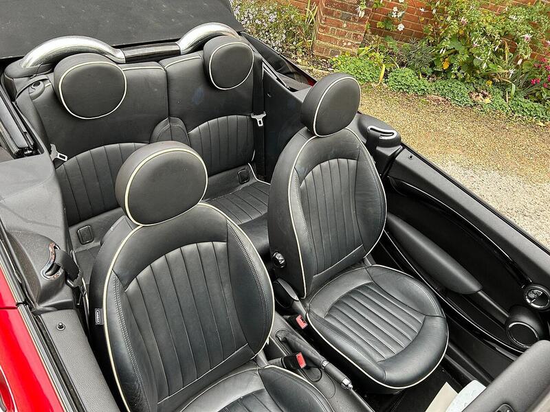 MINI Convertible 1.6 Cooper S Convertible 2dr Petrol Steptronic Euro 5 (184 ps) - U10003425