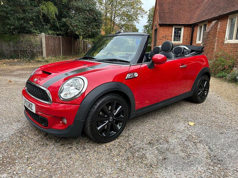 MINI Convertible 1.6 Cooper S Convertible 2dr Petrol Steptronic Euro 5 (184 ps) - U10003425
